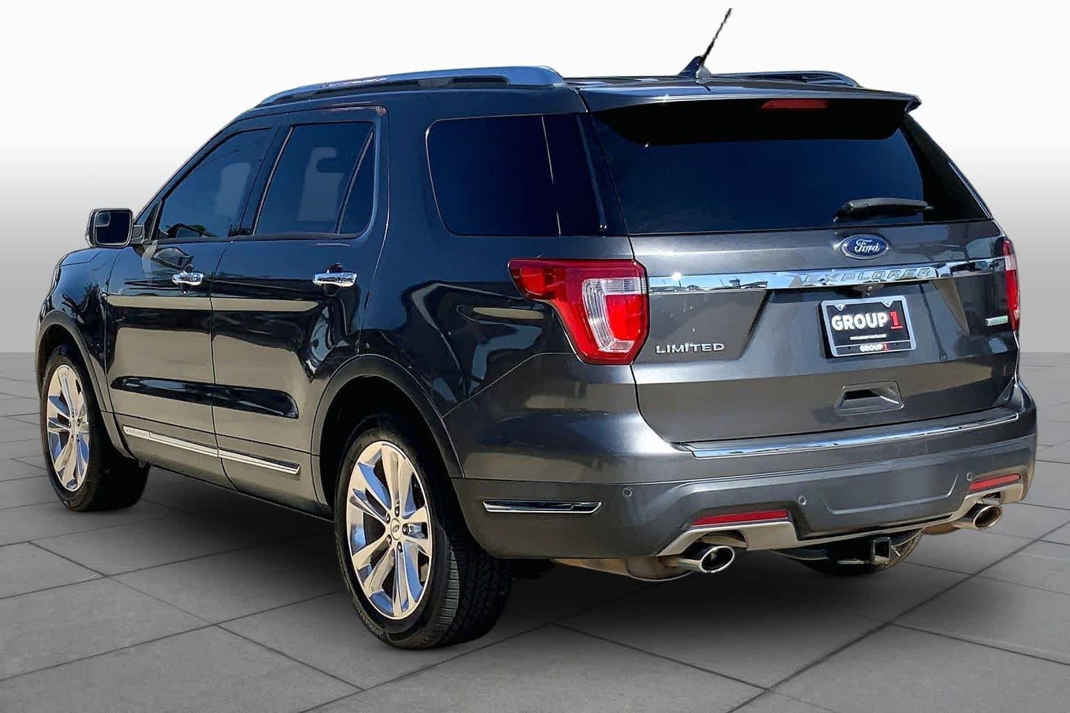 Used 2018 Magnetic Metallic Ford Limited image 11