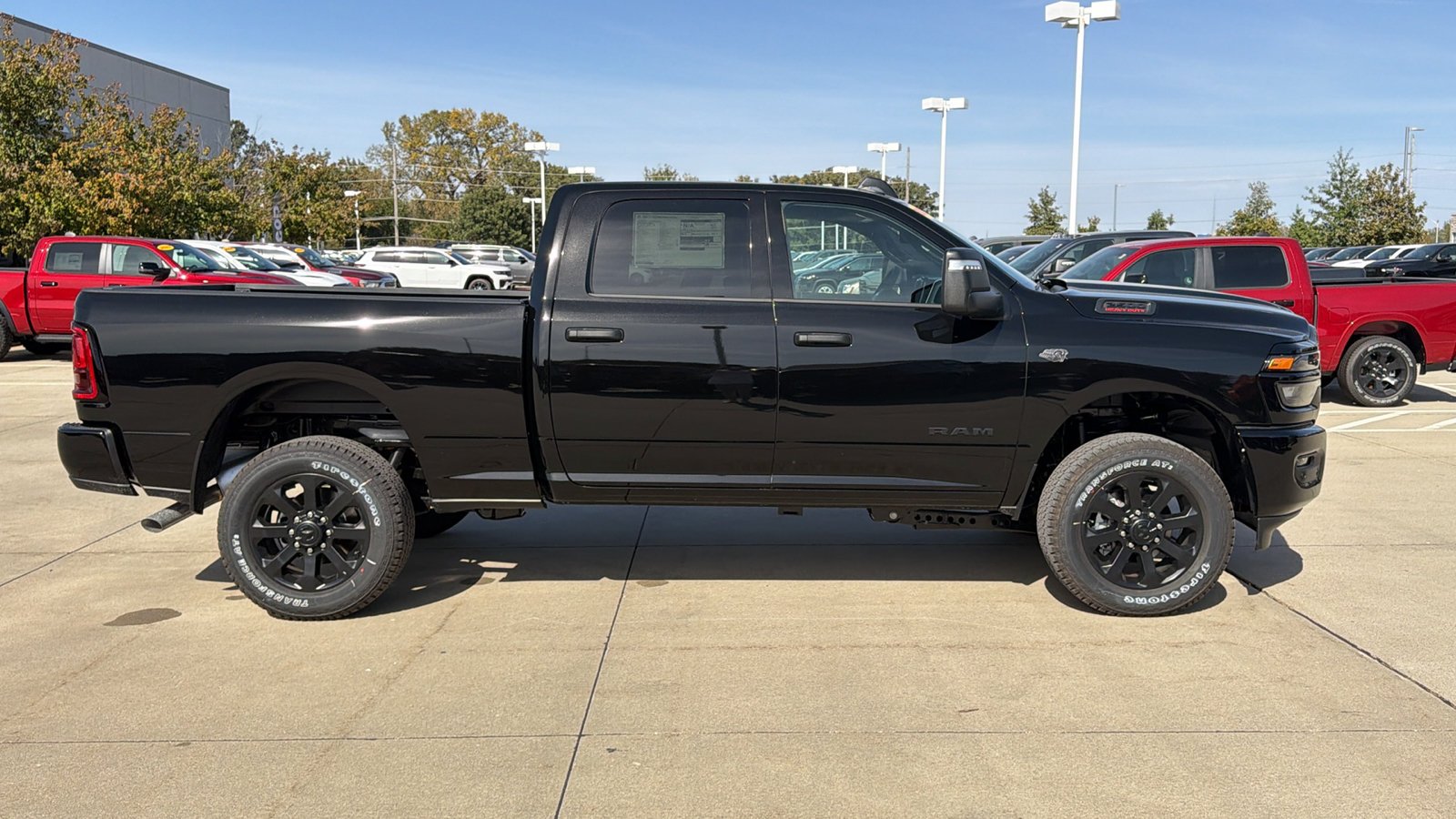New 2027 Diamond Black Crystal Pearl-Coat Exterior Paint RAM Big Horn image 3