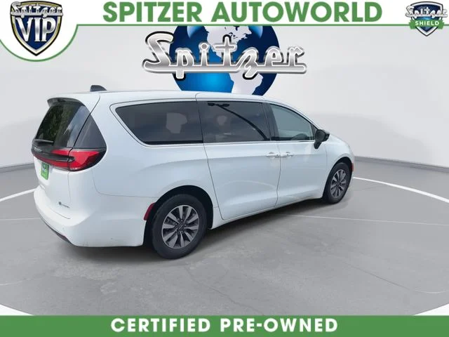 Used 2024 White Chrysler Select image 9