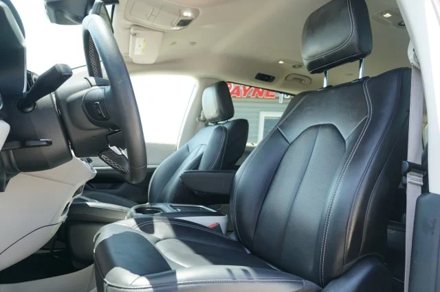 Used 2024 Bright White Clearcoat Chrysler Touring L image 16
