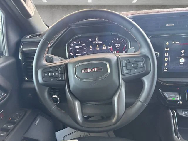 Used 2025 White GMC AT4 image 22