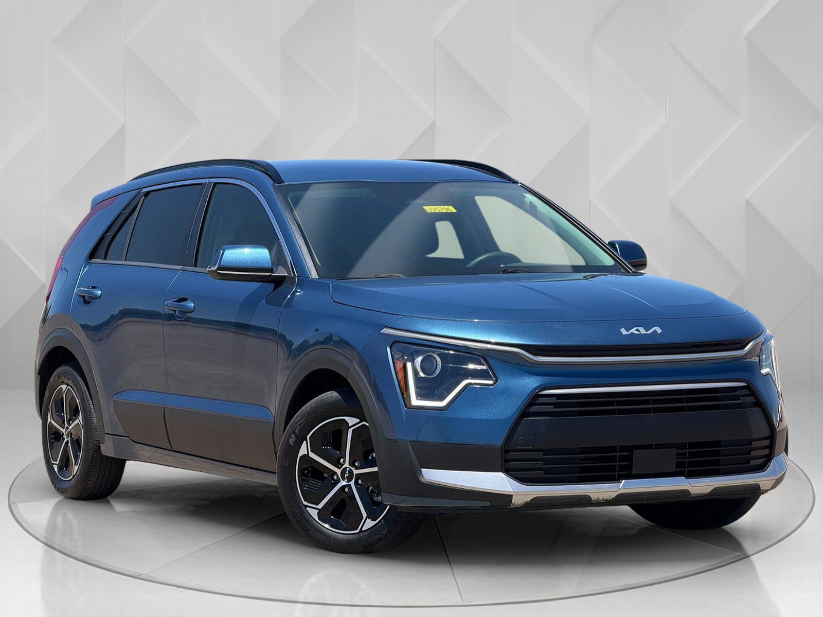 Used 2024 Mineral Blue Kia EX image 6