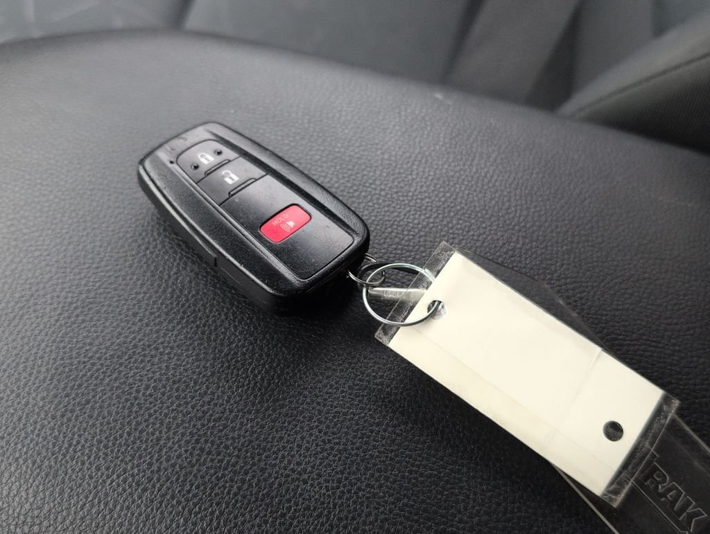 Used 2020 Gray Toyota XLE image 27
