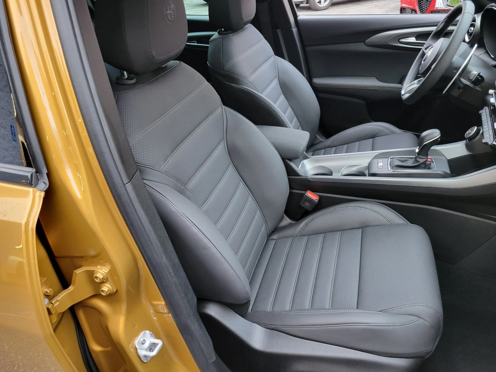 Used 2026 Yellow Alfa Romeo Base image 18