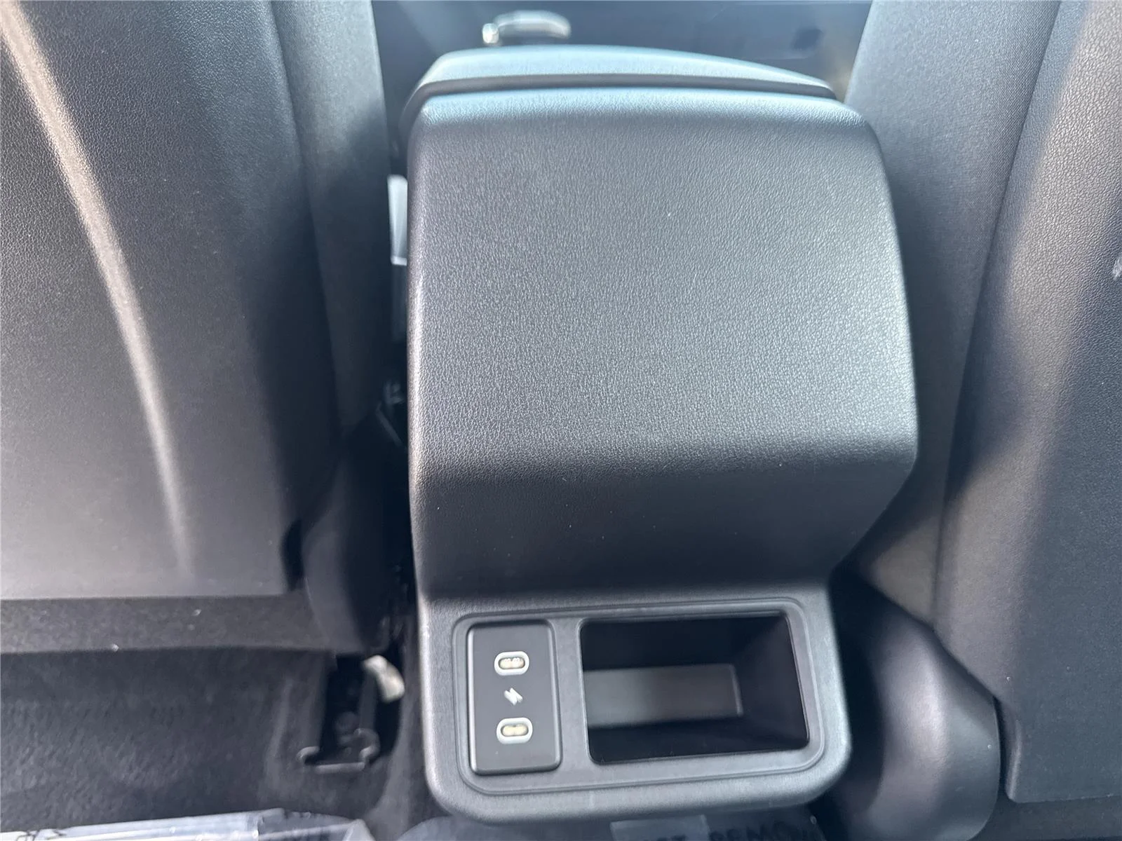 Used 2025 Snow White Pearl Kia LXS image 31