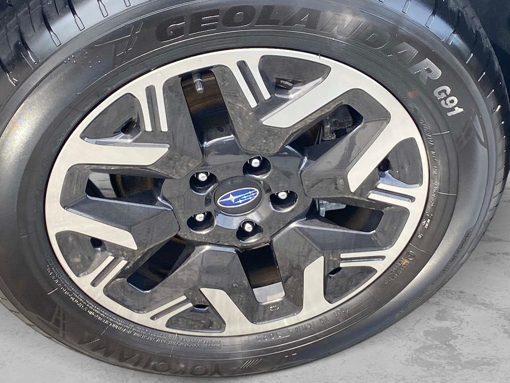 Used 2025 White Subaru Base image 24