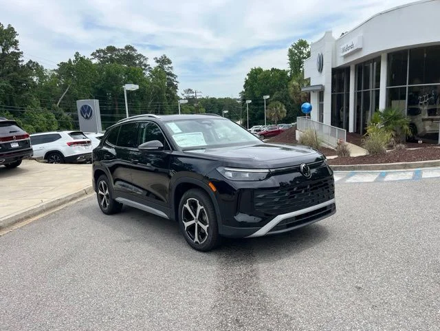 2026 Volkswagen Tiguan 2.0T SE's photo