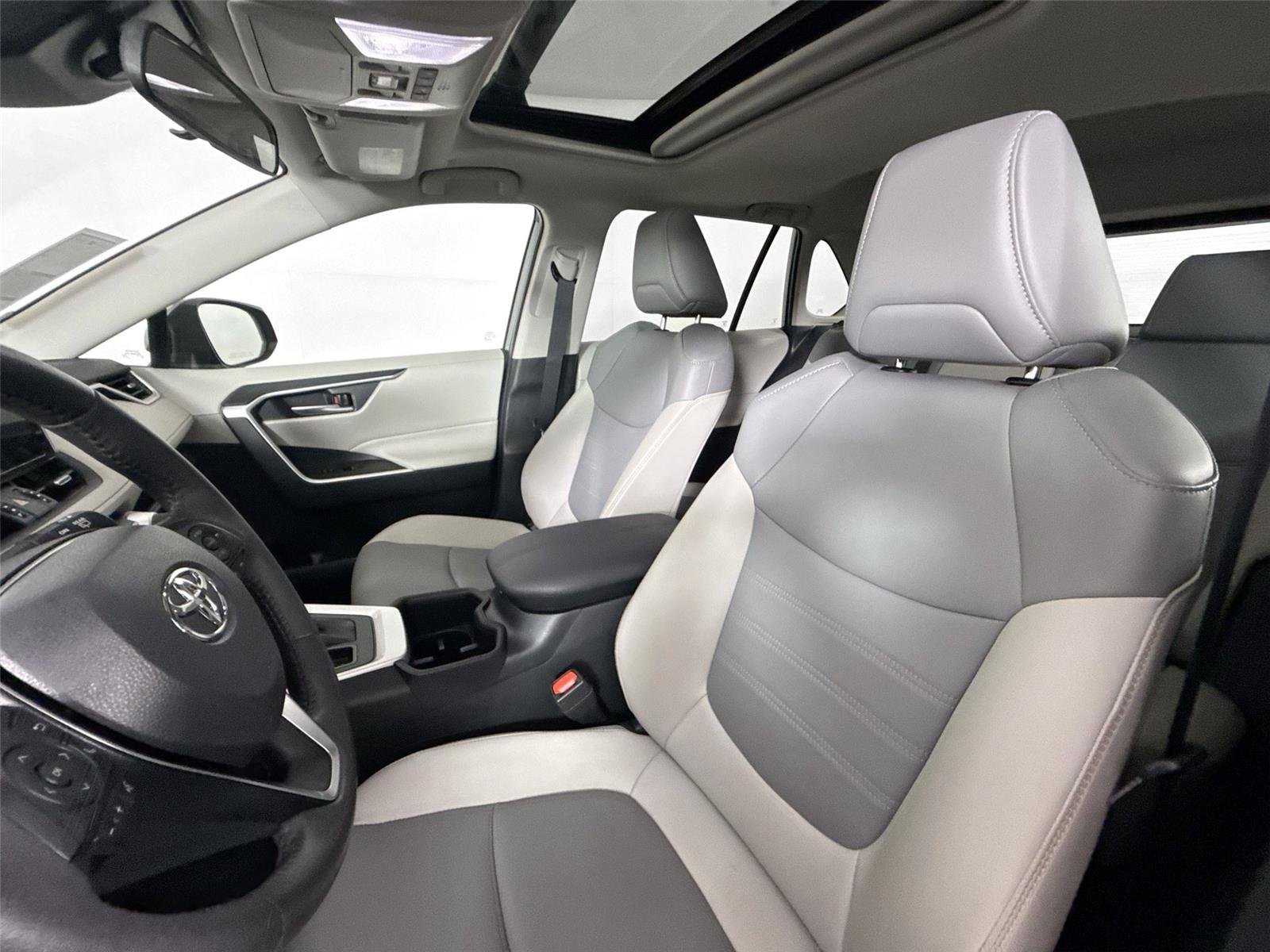 Certified Used 2025 Magnetic Gray Metallic Toyota XLE Premium image 3
