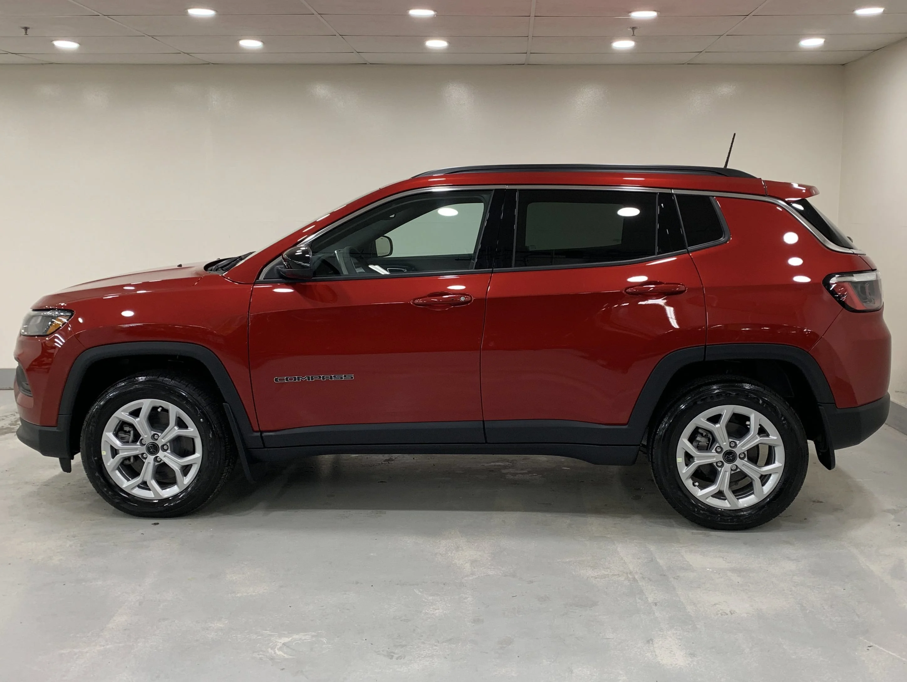 New 2026 Red Hot Pearl Jeep North image 2