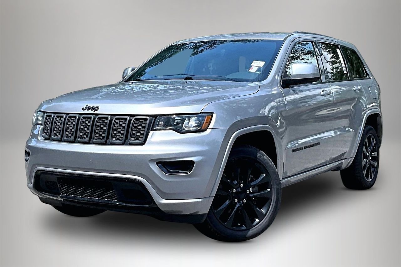 Used 2019 Silver Jeep Altitude image 1