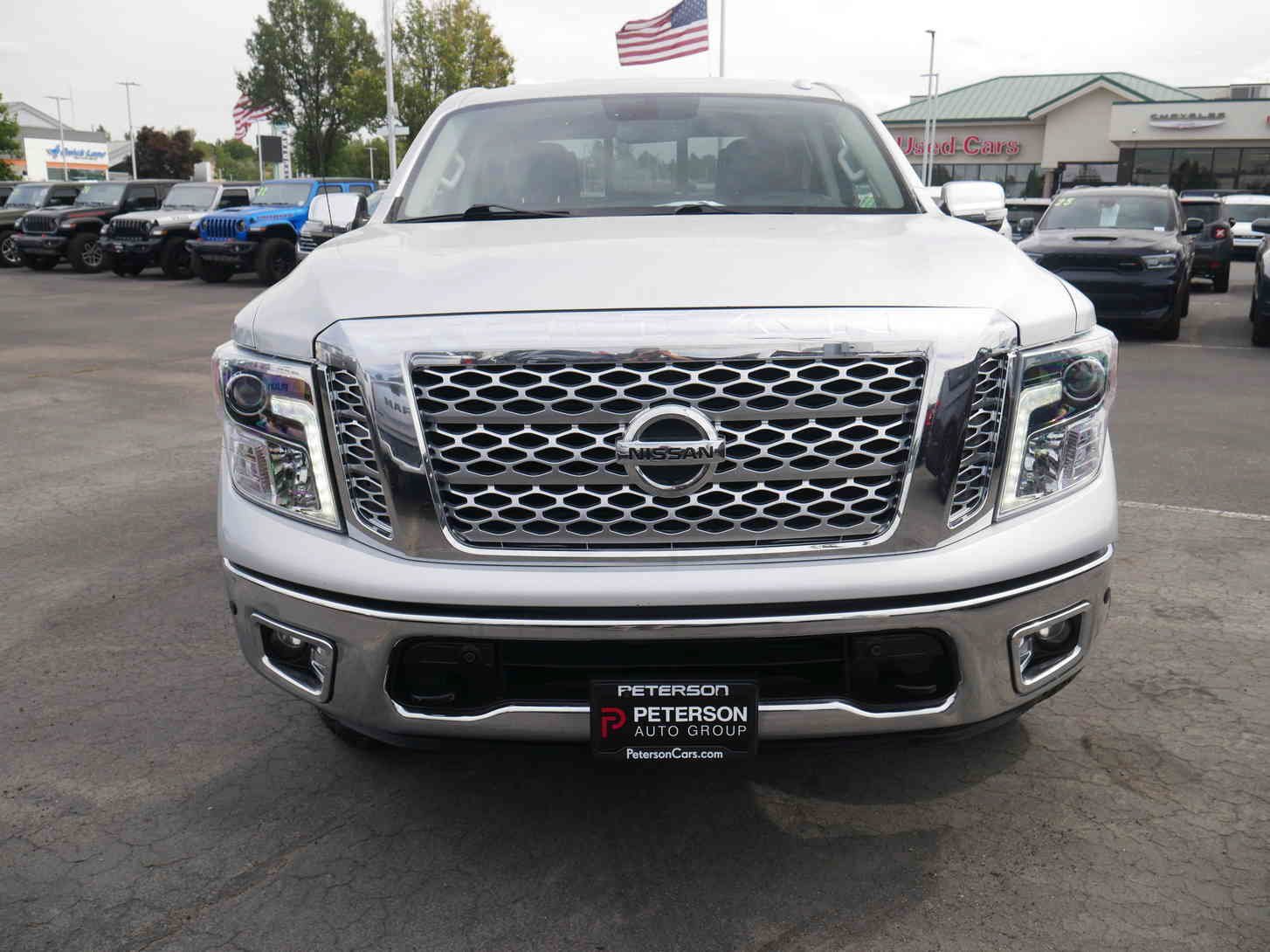 Used 2017 Silver Nissan SL image 2