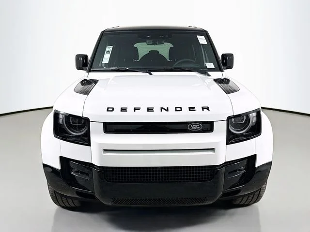 New 2026 Fuji White Land Rover X-Dynamic SE image 2