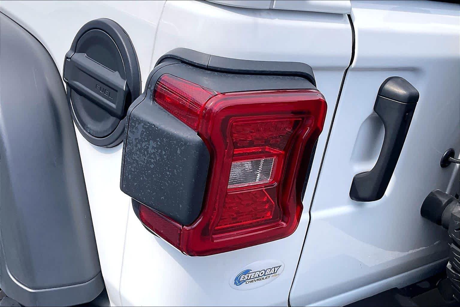 Used 2023 Bright White Clearcoat Jeep Rubicon image 28