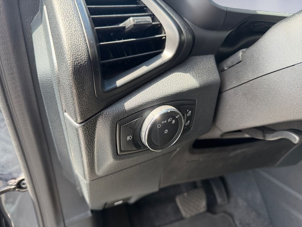 Used 2022 Gray Ford SE image 12