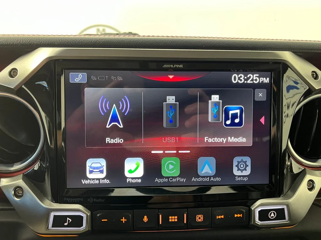 Used 2018 Silver Jeep Unlimited Rubicon image 4