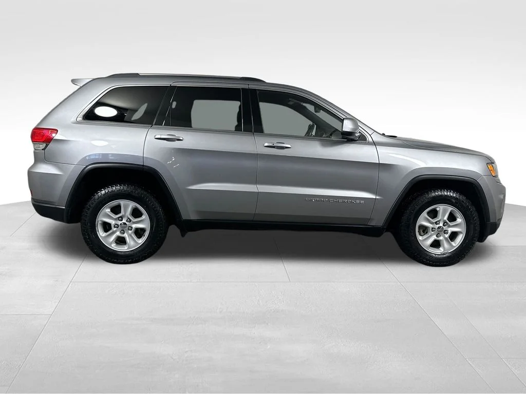 Used 2015 Silver Jeep Laredo image 13