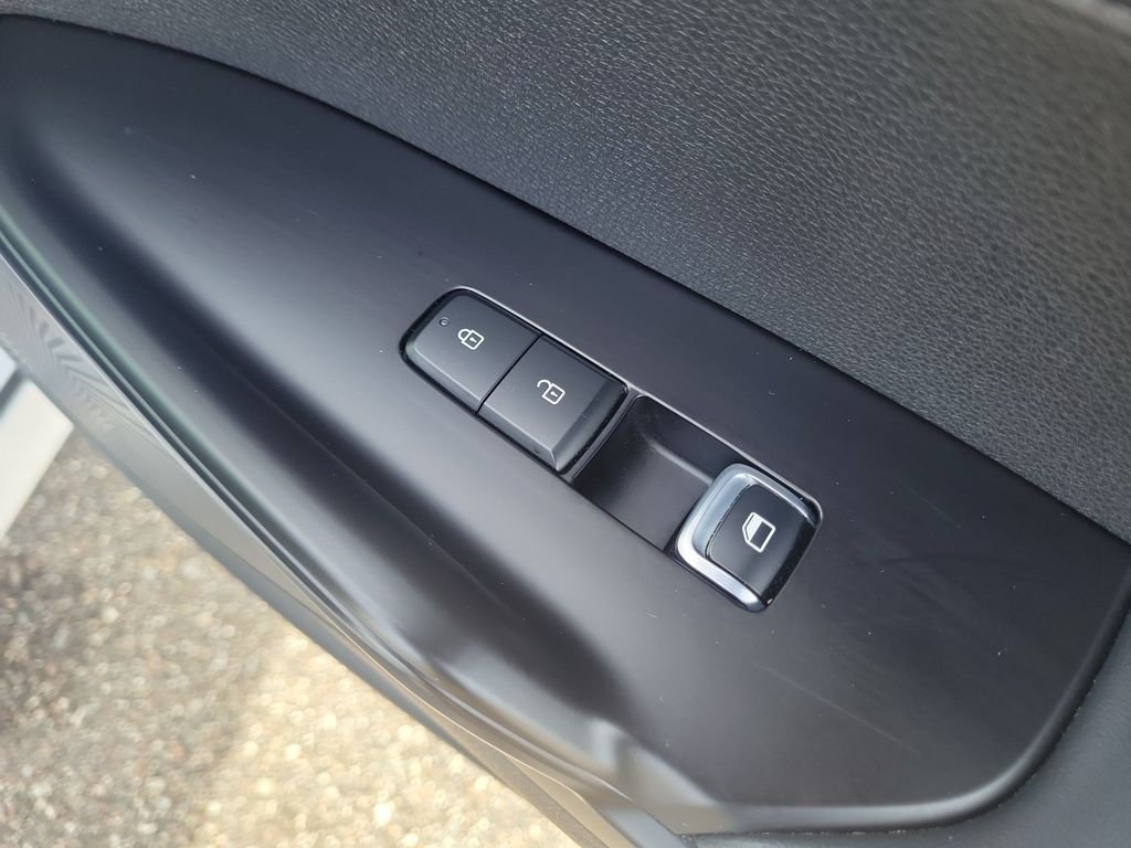 Used 2024 White Kia GT-Line image 11