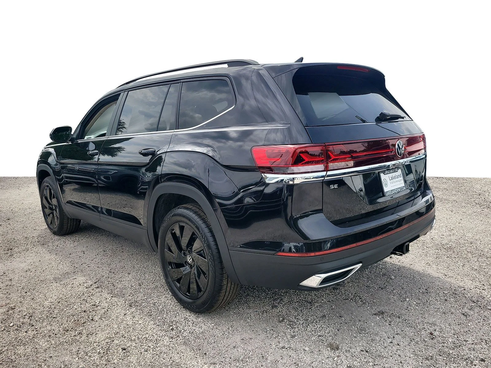 New 2026 Deep Black Pearl Volkswagen 2.0T SE W/TECHNOLOGY image 4