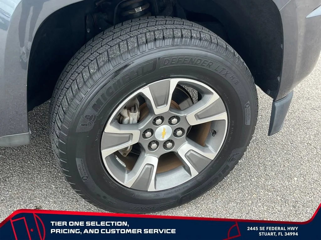 Used 2017 CYBER GRAY METALLIC Chevrolet 4WD Z71 image 20