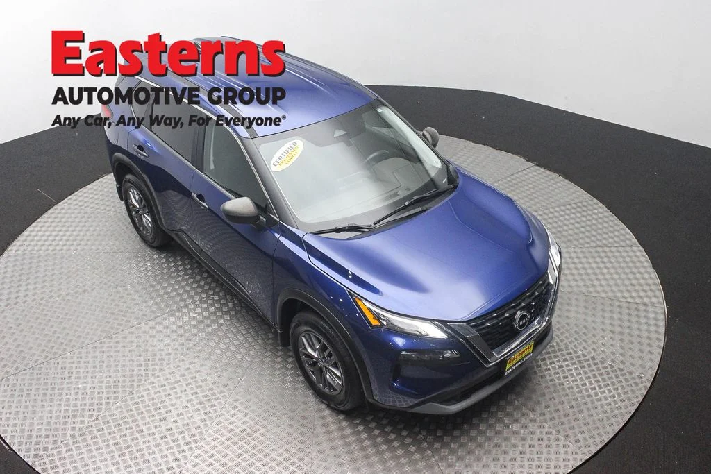 Used 2023 Blue Nissan S image 3