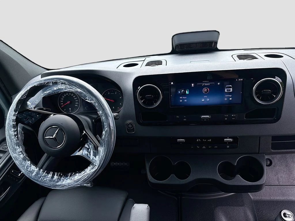 New 2026  Mercedes-Benz Cargo 144 WB image 31