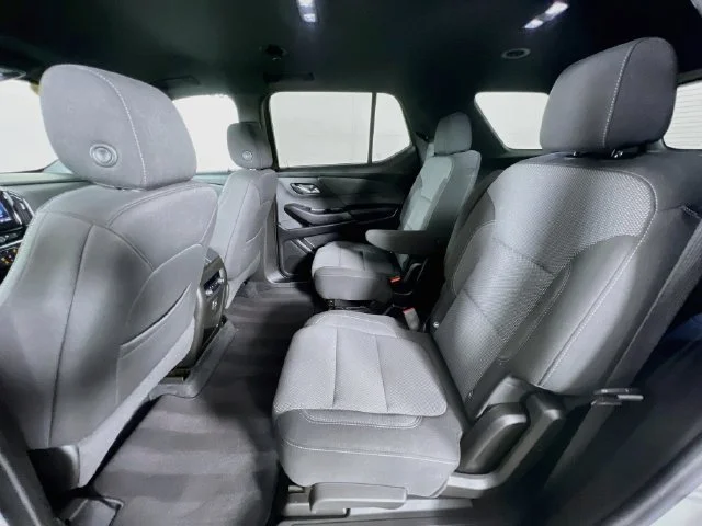 Used 2022 Silver Chevrolet 1LT image 23