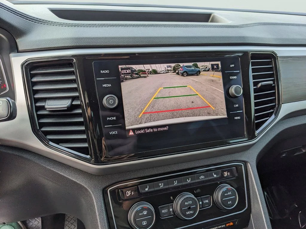 2023 Volkswagen Atlas SE w/Tech - Photo 22
