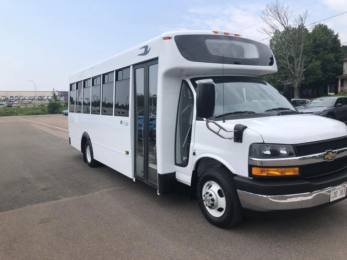 Used 2024 White Chevrolet 4500 Van 159 image 3