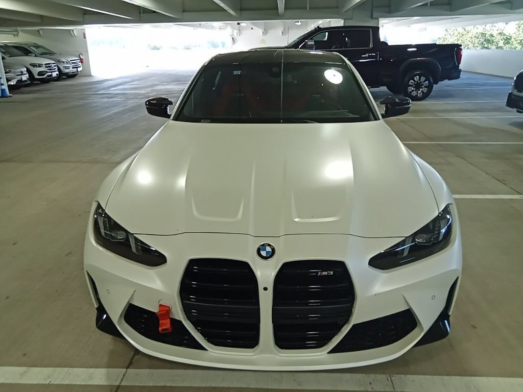 Used 2025 Frozen Brilliant White Metallic BMW  image 2