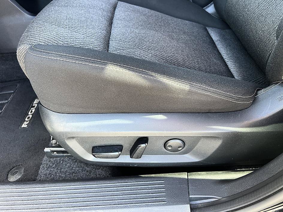 Certified Used 2025 Super Black Nissan SV image 21