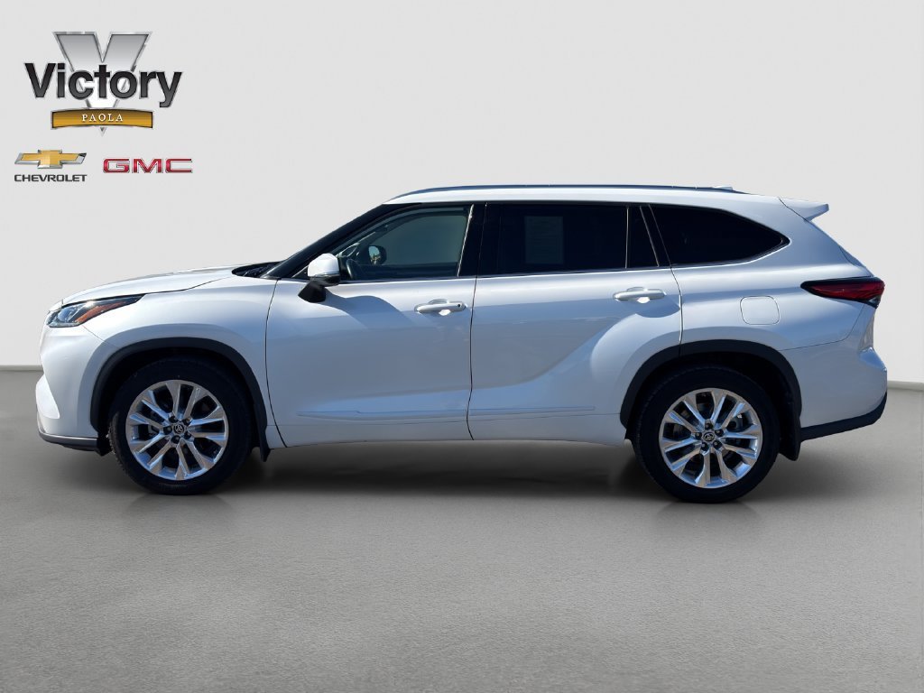 Used 2022 White Toyota Limited image 3
