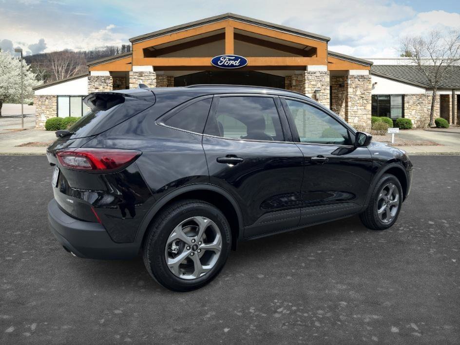 New 2026 Agate Black Metallic Ford ST-Line Select image 5