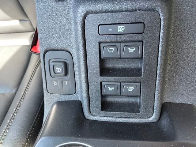 New 2025 Azure Gray Metallic Tri-Coat Ford Badlands® image 32