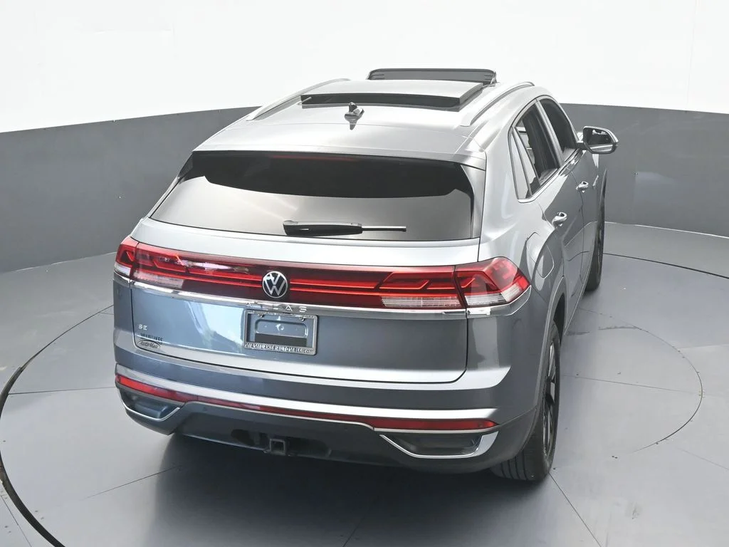 Used 2025 Platinum Gray Metallic Volkswagen 2.0T SE w/Technology image 57