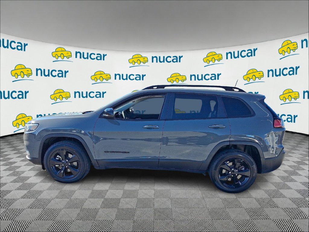 Used 2023 Gray Jeep Altitude image 4