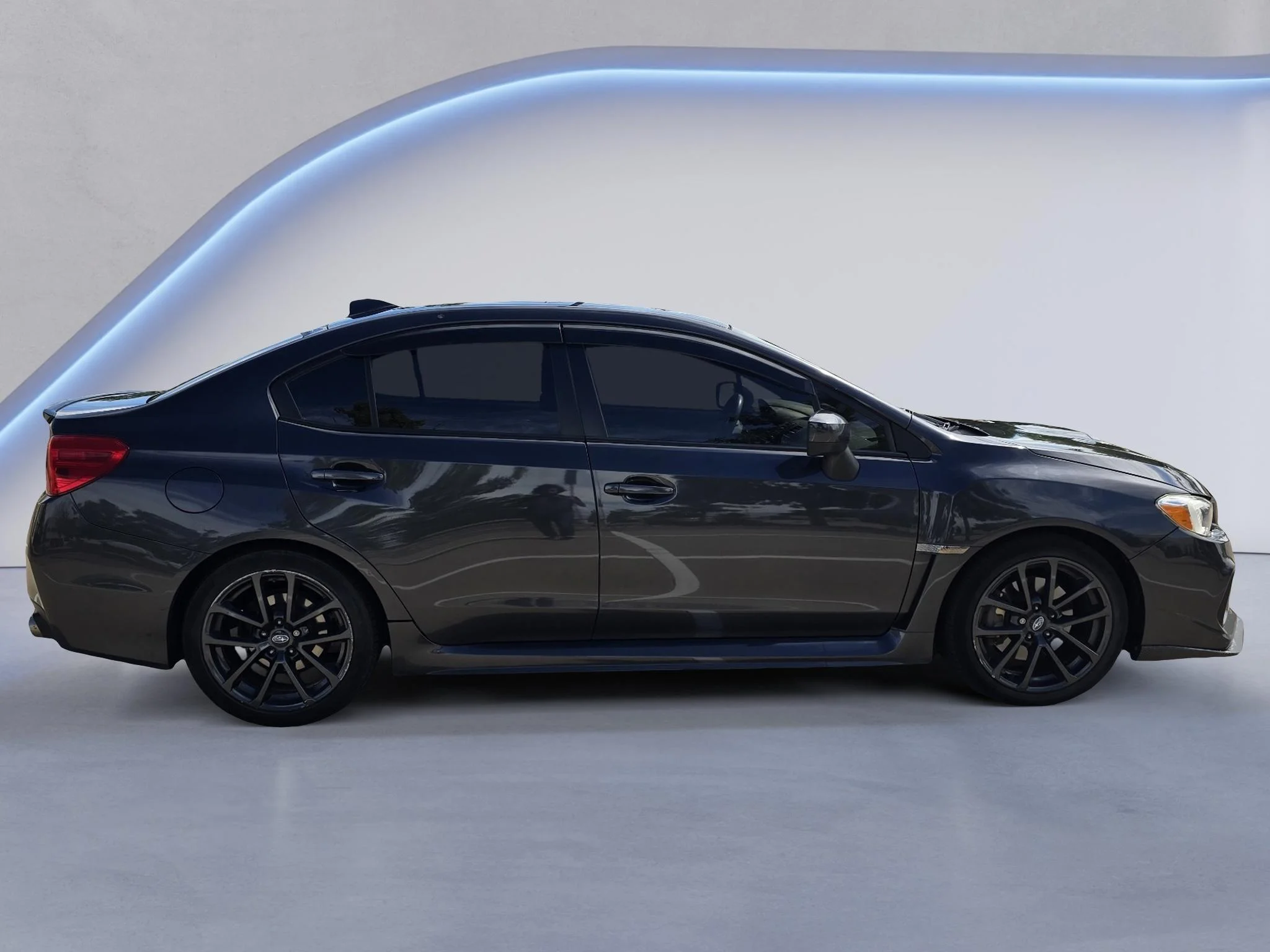 Used 2018 Dark Gray Metallic Subaru Premium image 7