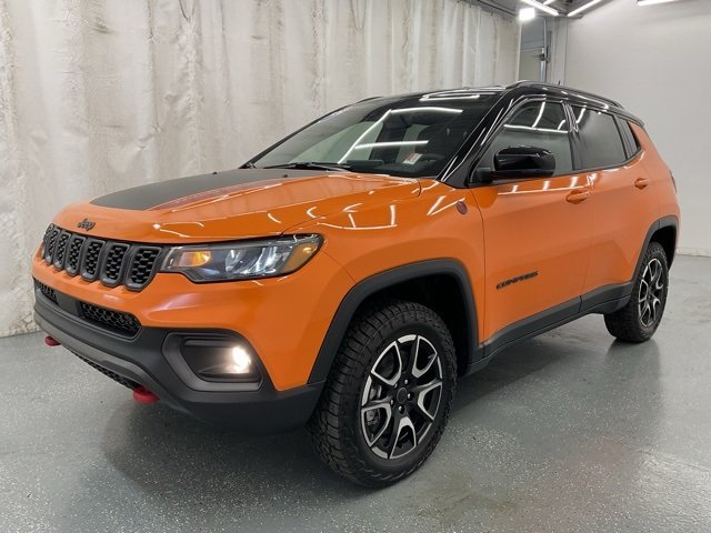 2026 Jeep Compass Trailhawk photo 3