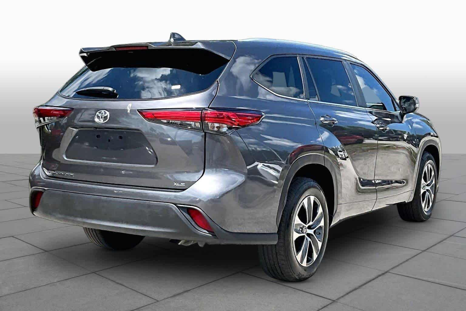 Used 2023 Magnetic Gray Metallic Toyota XLE image 13