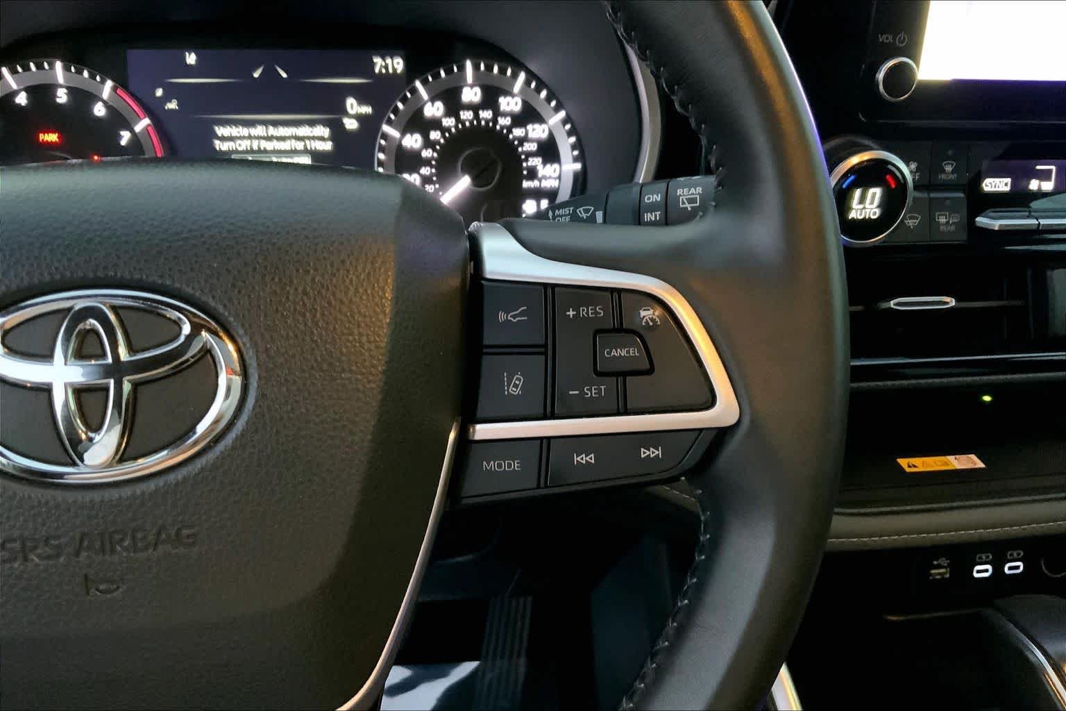2024 Toyota Highlander XSE - Photo 24