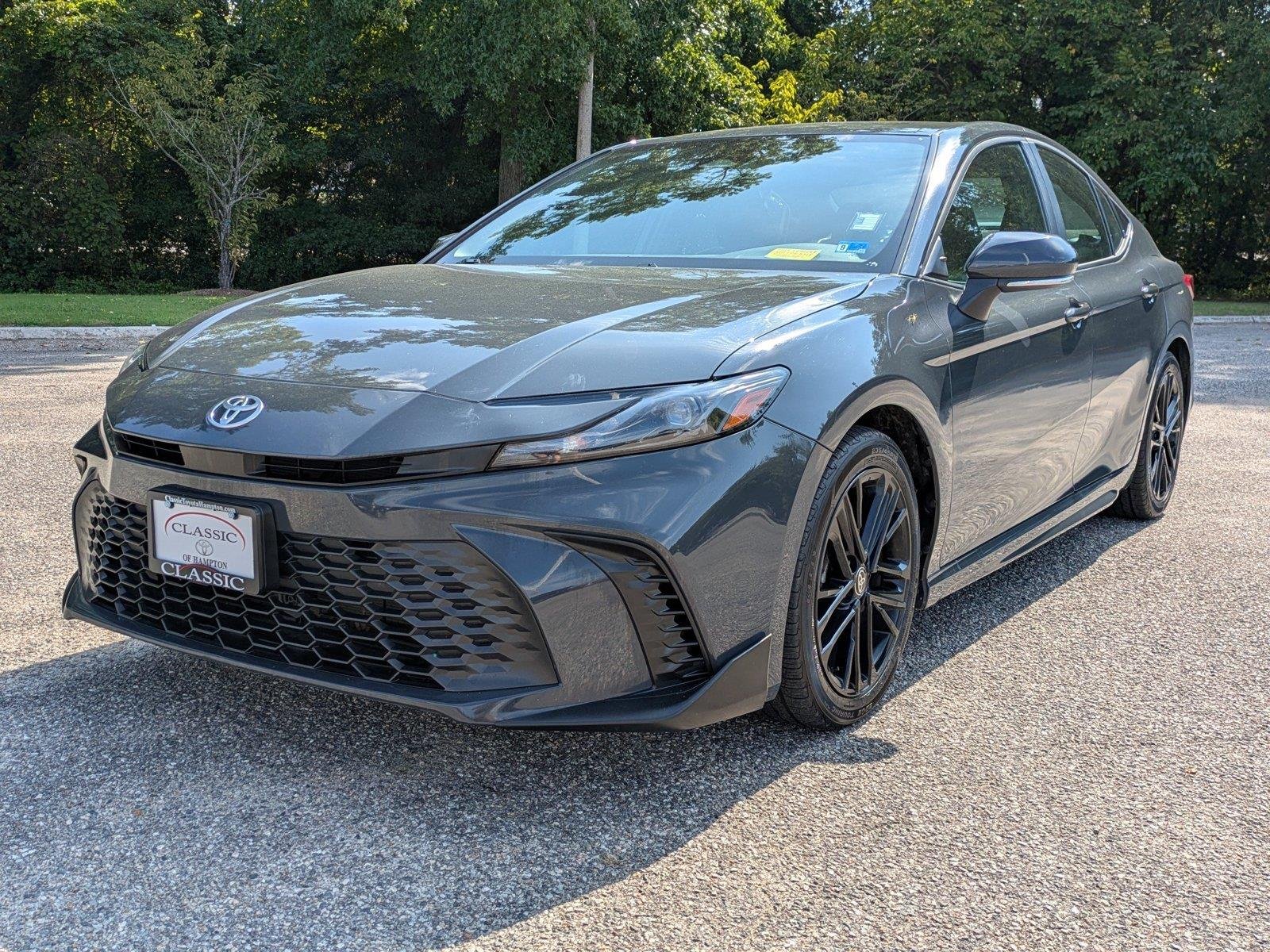 Used 2025  Toyota SE image 8