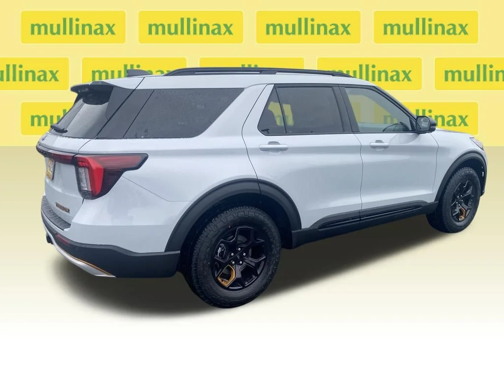 New 2026 White Ford Tremor image 3
