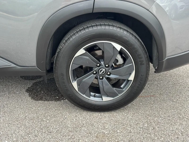 Used 2024 Gray Nissan SV image 10