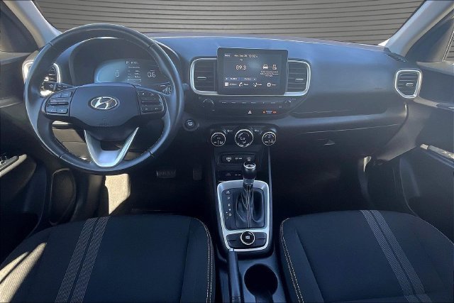 2025 Hyundai Venue SEL - Photo 9