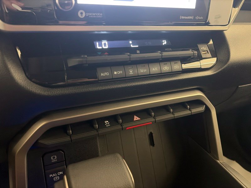 Used 2022  Toyota SR5 image 29