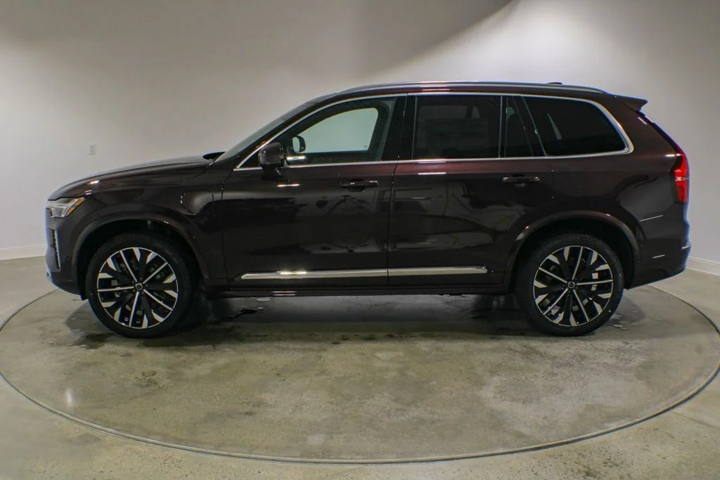 New 2026 Red Metallic Volvo T8 Plus image 2