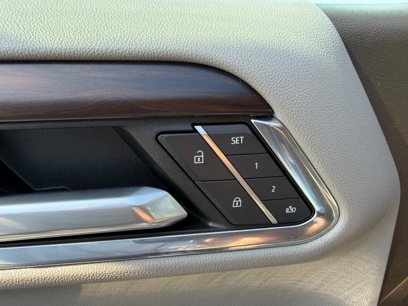 Certified Used 2024 Metallic GMC SLT image 19