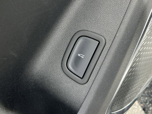 Used 2024 Summit White GMC AWD Elevation image 15