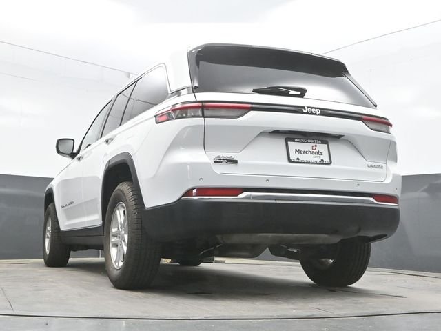 Used 2022 White Jeep Laredo image 45