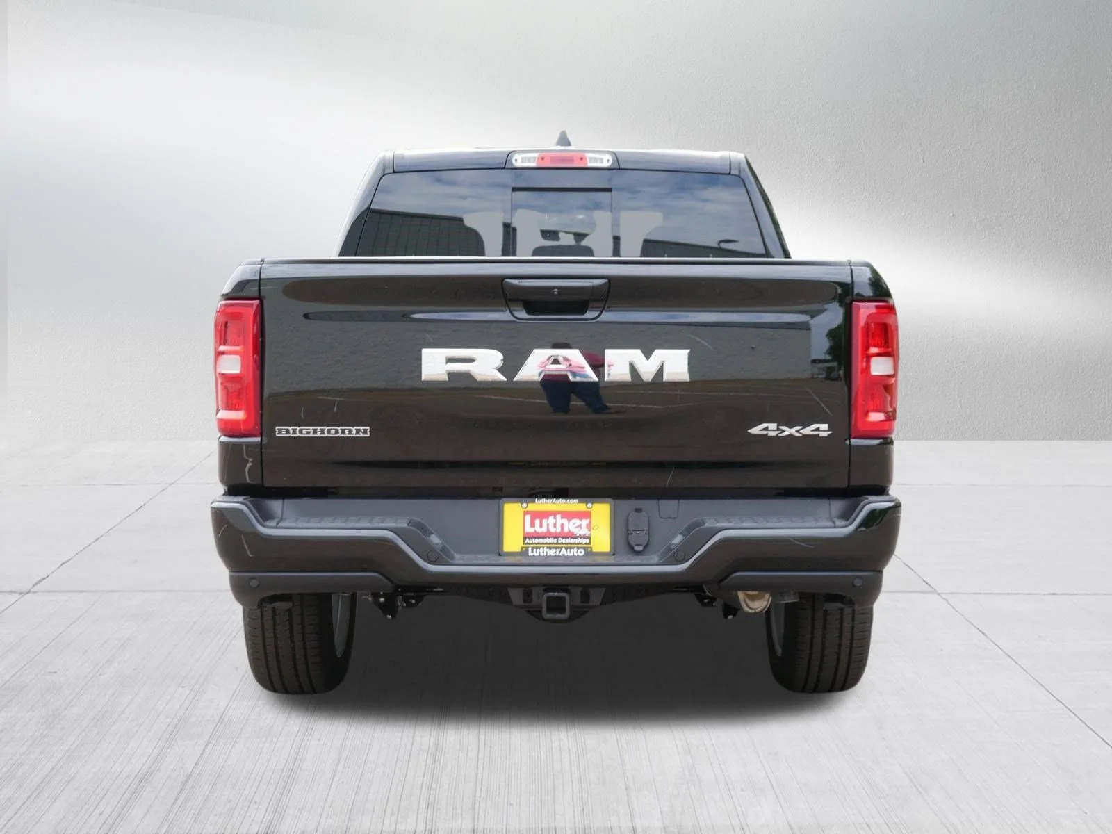 New 2026 Diamond Black Crystal Pearl-Coat Exterior Paint RAM Big Horn image 6