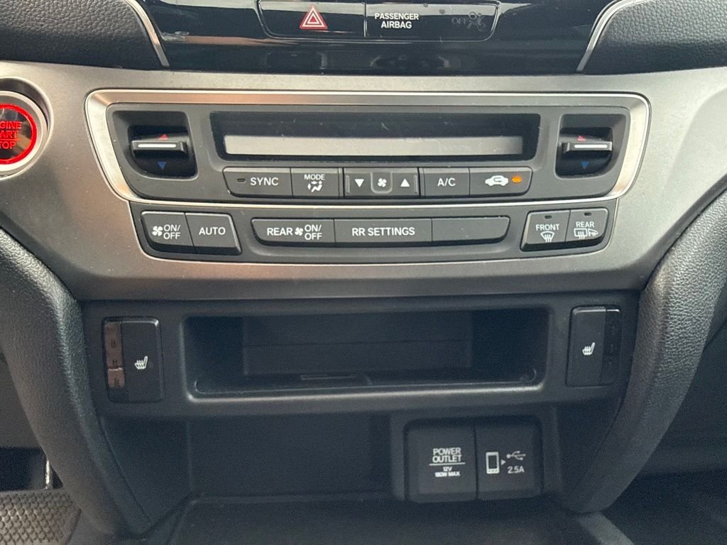Used 2019 Lunar Silver Metallic Honda EX-L image 15
